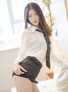 [YOUMI尤蜜荟] 新人模特熊小诺 - 白衬衫黑短裙OL系列性感写真 VOL.669