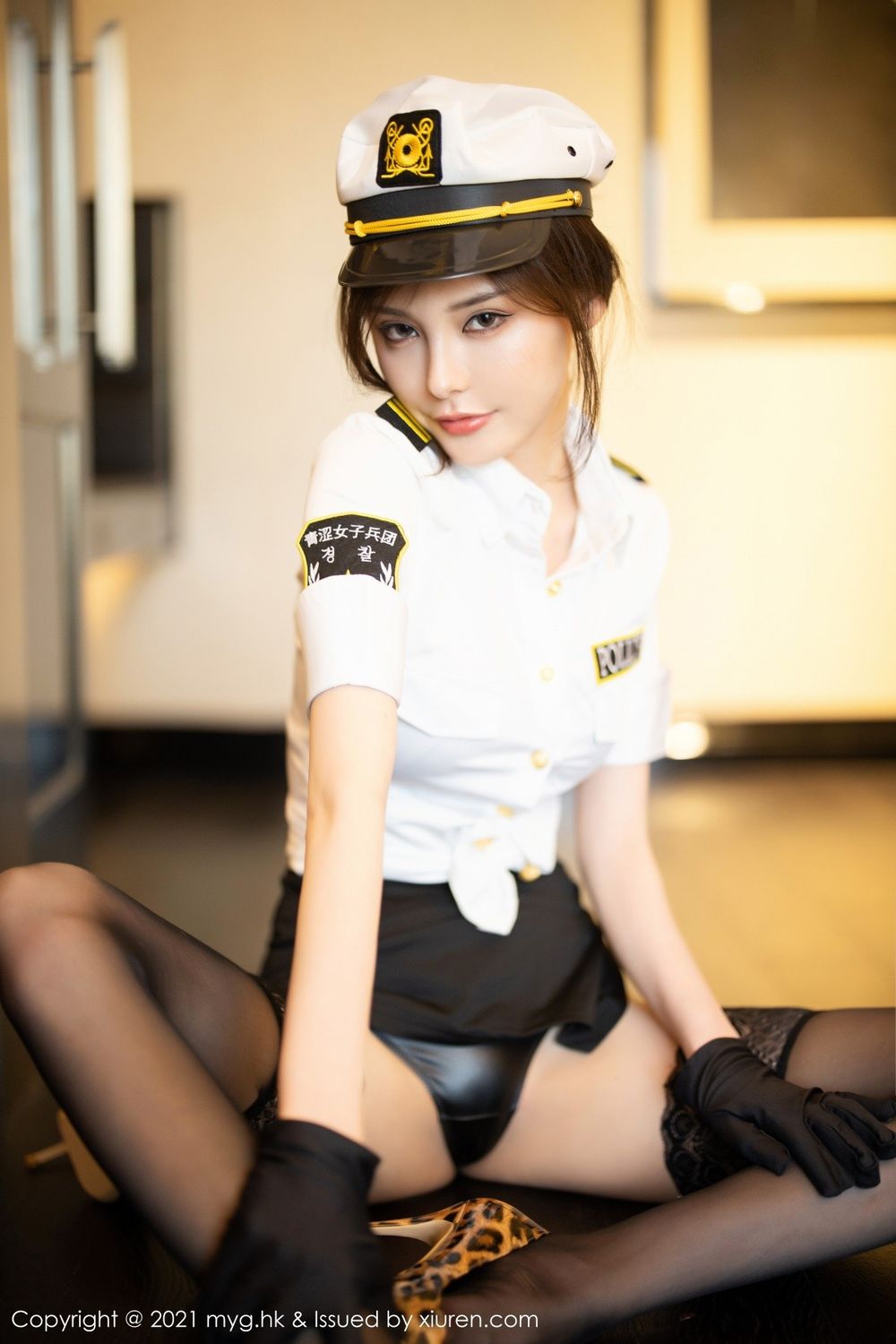 美女模特小夕juju - 黑丝美腿+警花制服性感写真