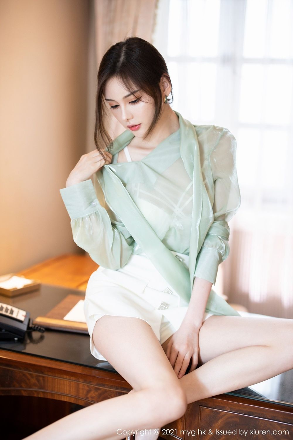 美女模特小夕juju - 淡雅轻透服饰半遮半掩性感写真