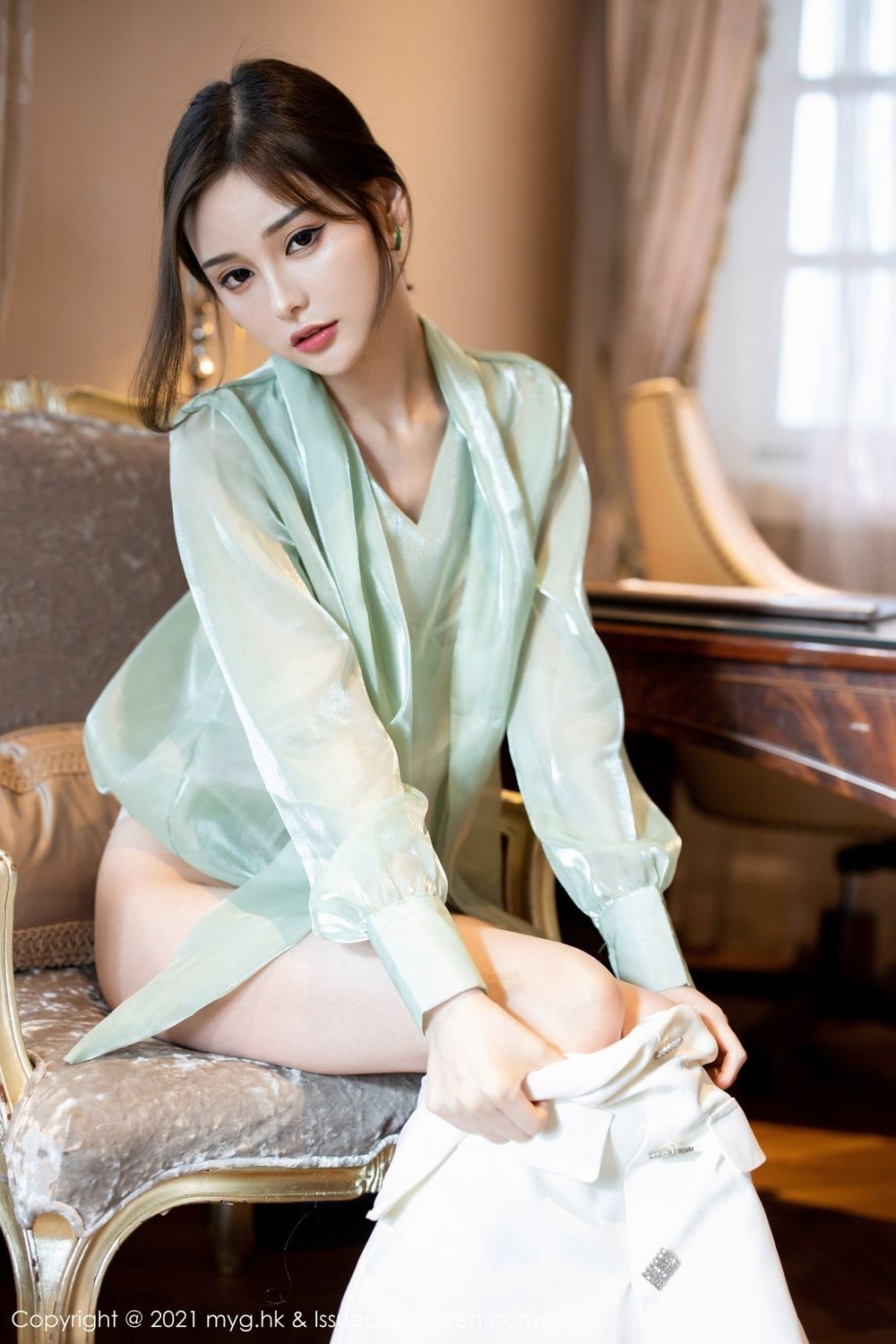 美女模特小夕juju - 淡雅轻透服饰半遮半掩性感写真