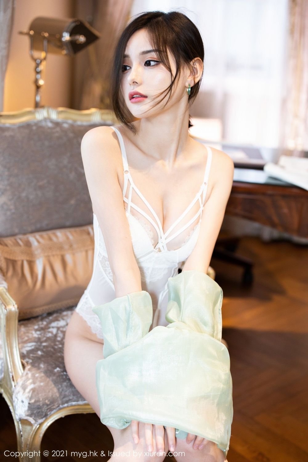 美女模特小夕juju - 淡雅轻透服饰半遮半掩性感写真
