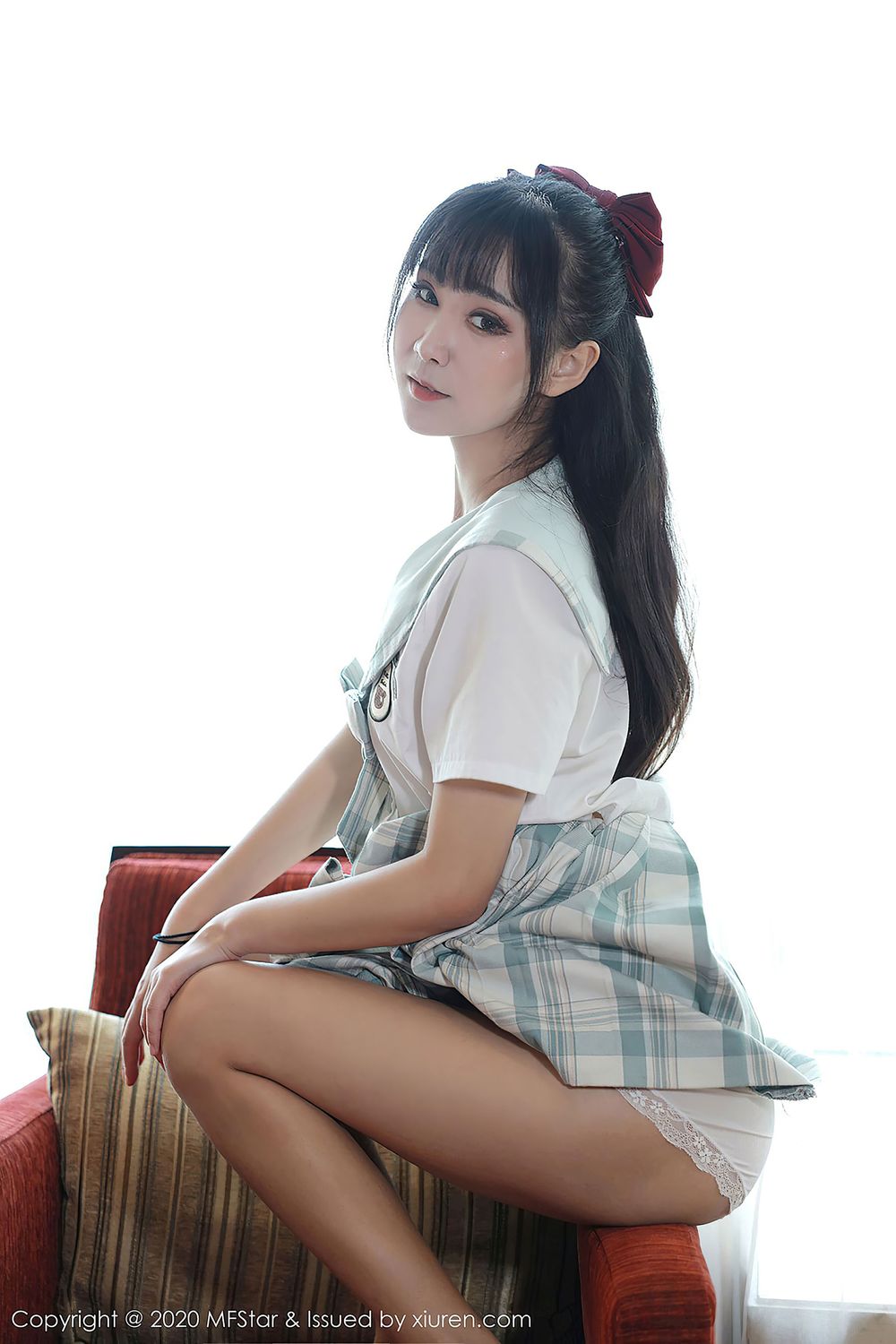 新人模特小果冻儿 - 娇小身材JK制服系列写真