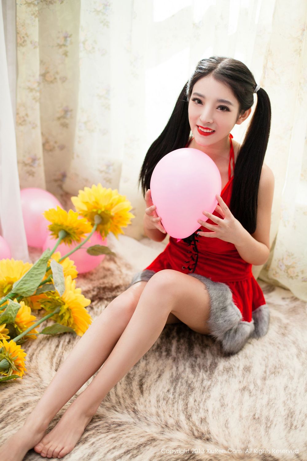 百变女神陈大榕 - 圣诞服饰+厨娘+双马尾性感写真
