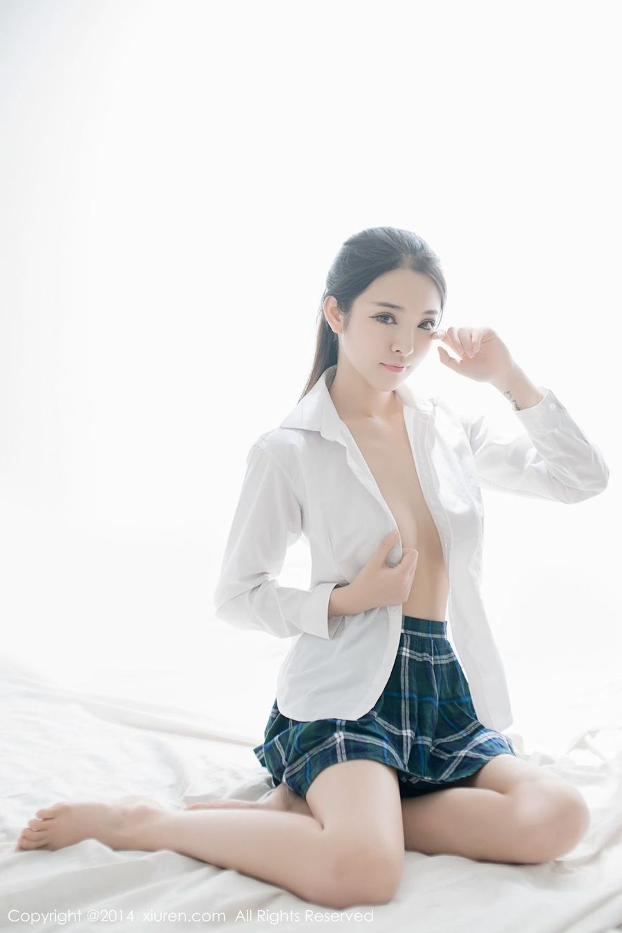 美女模特陈大榕 - 抹胸洞洞裙+女仆装系列写真