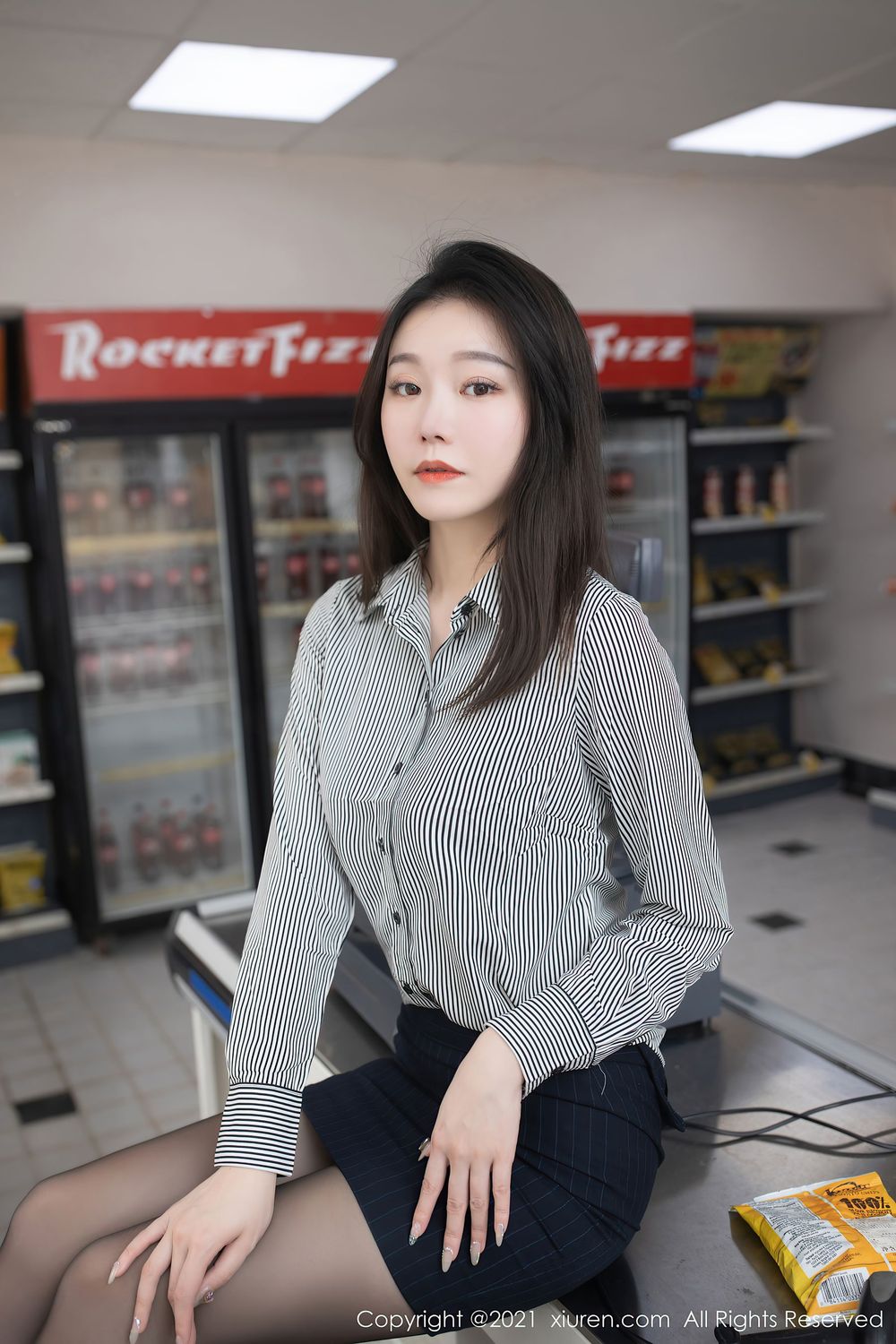 美女模特安然Maleah - 便利店职员黑丝主题写真