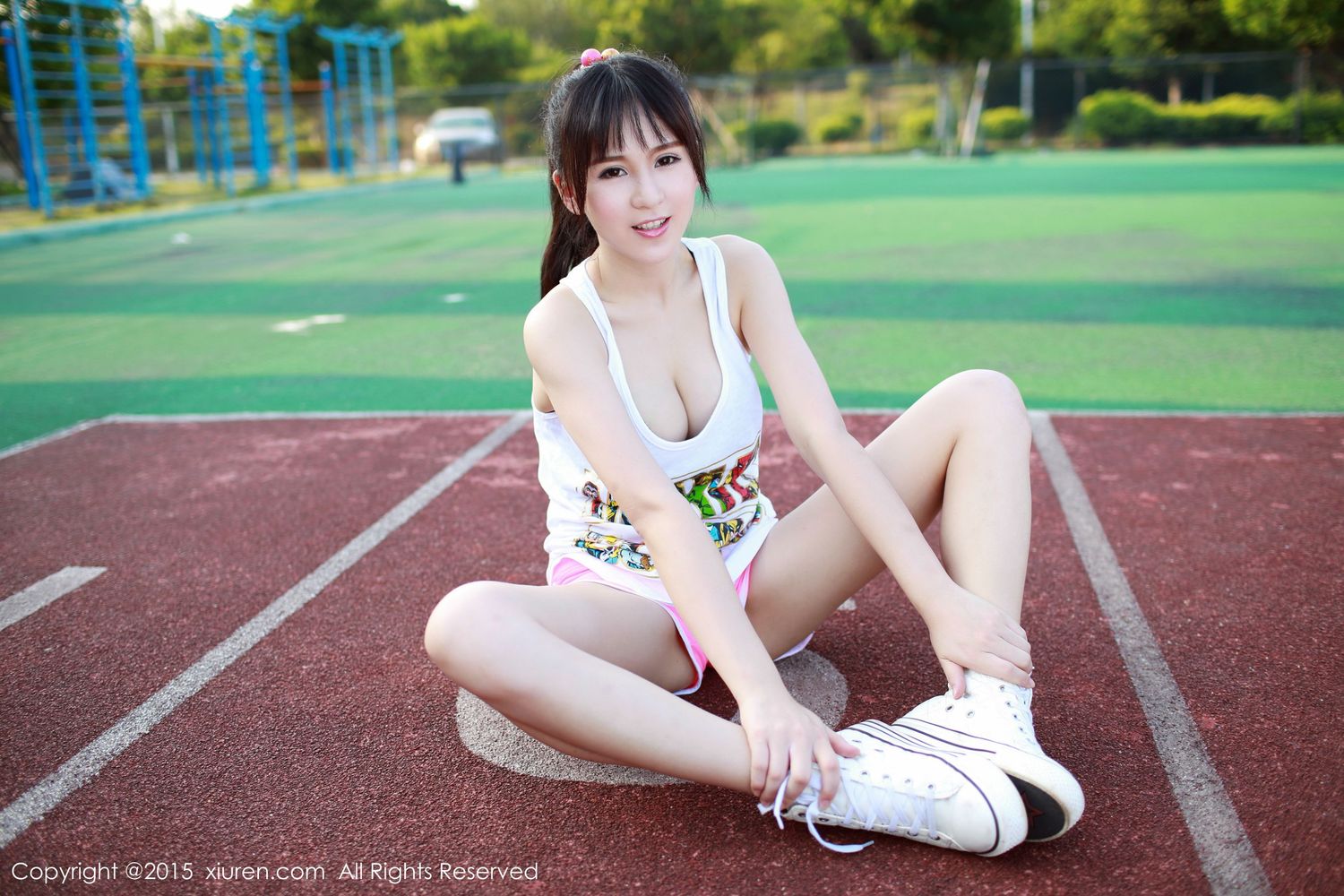 美女模特唐雨辰TYC - 广州大学城野外清纯写真