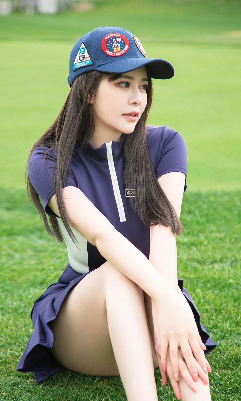 美女模特金baby - 性感不失水准户外运动套图