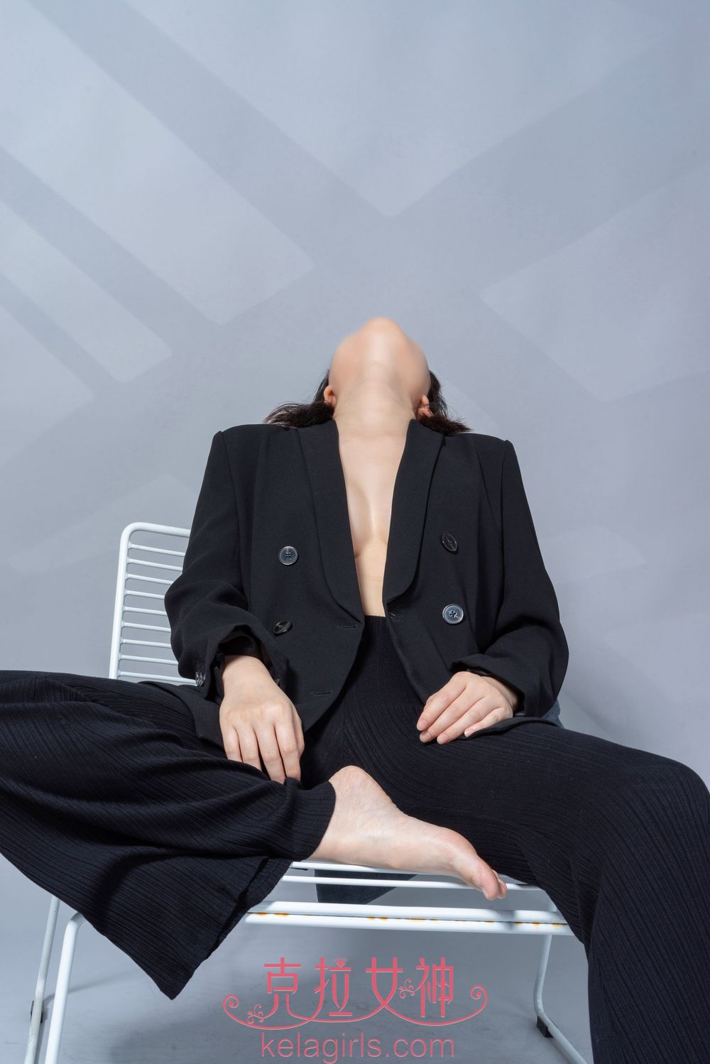 美女模特宋黛 - 烈焰红唇烟里风情主题性感写真