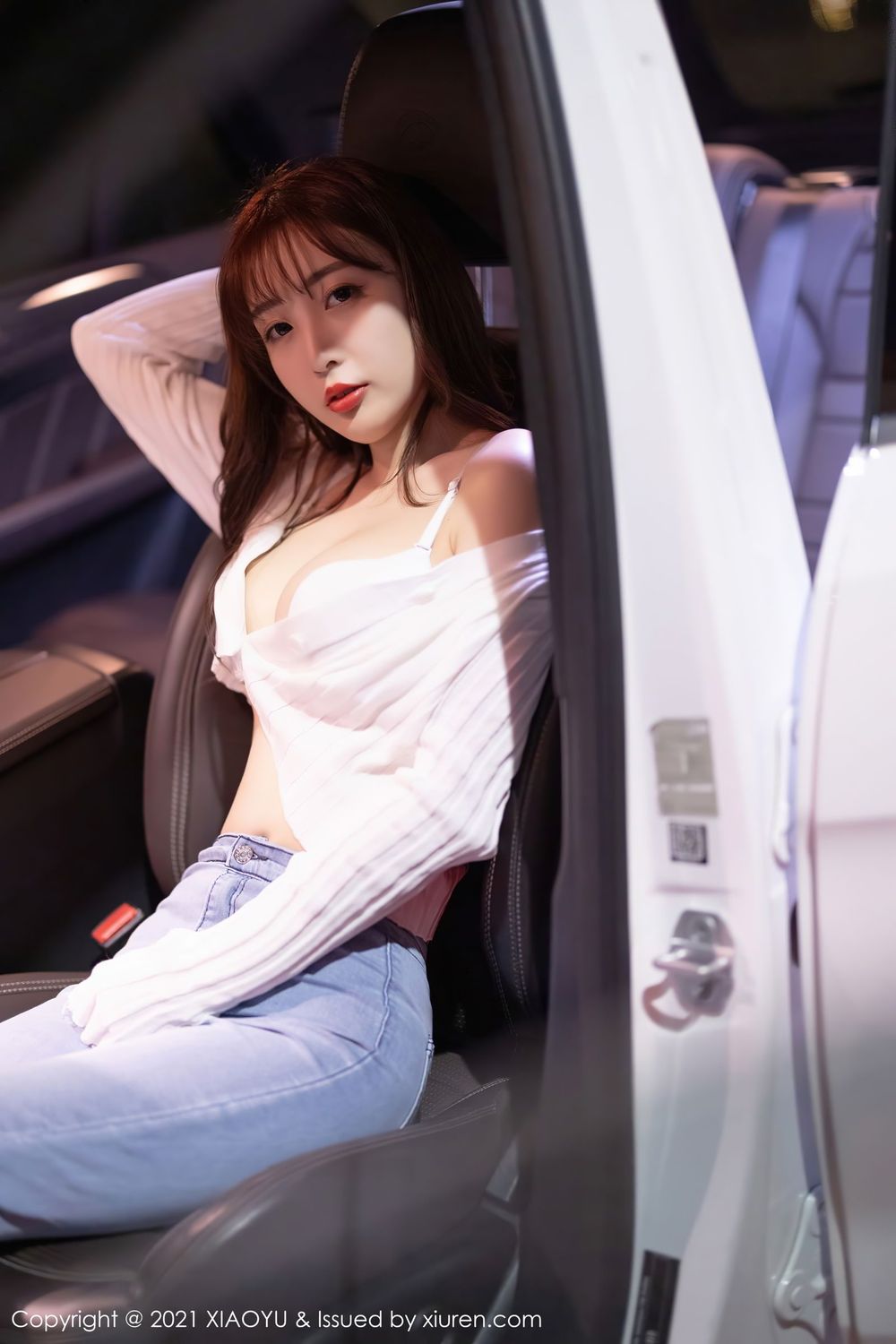新人模特林星阑 - 率直牛仔裤+香车美女系列写真