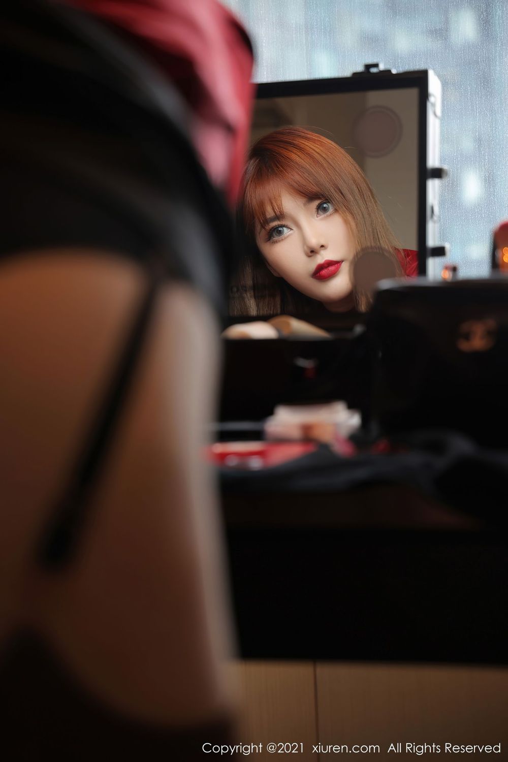 美女模特Arude薇薇 - 吊袜美腿娇艳多姿写真