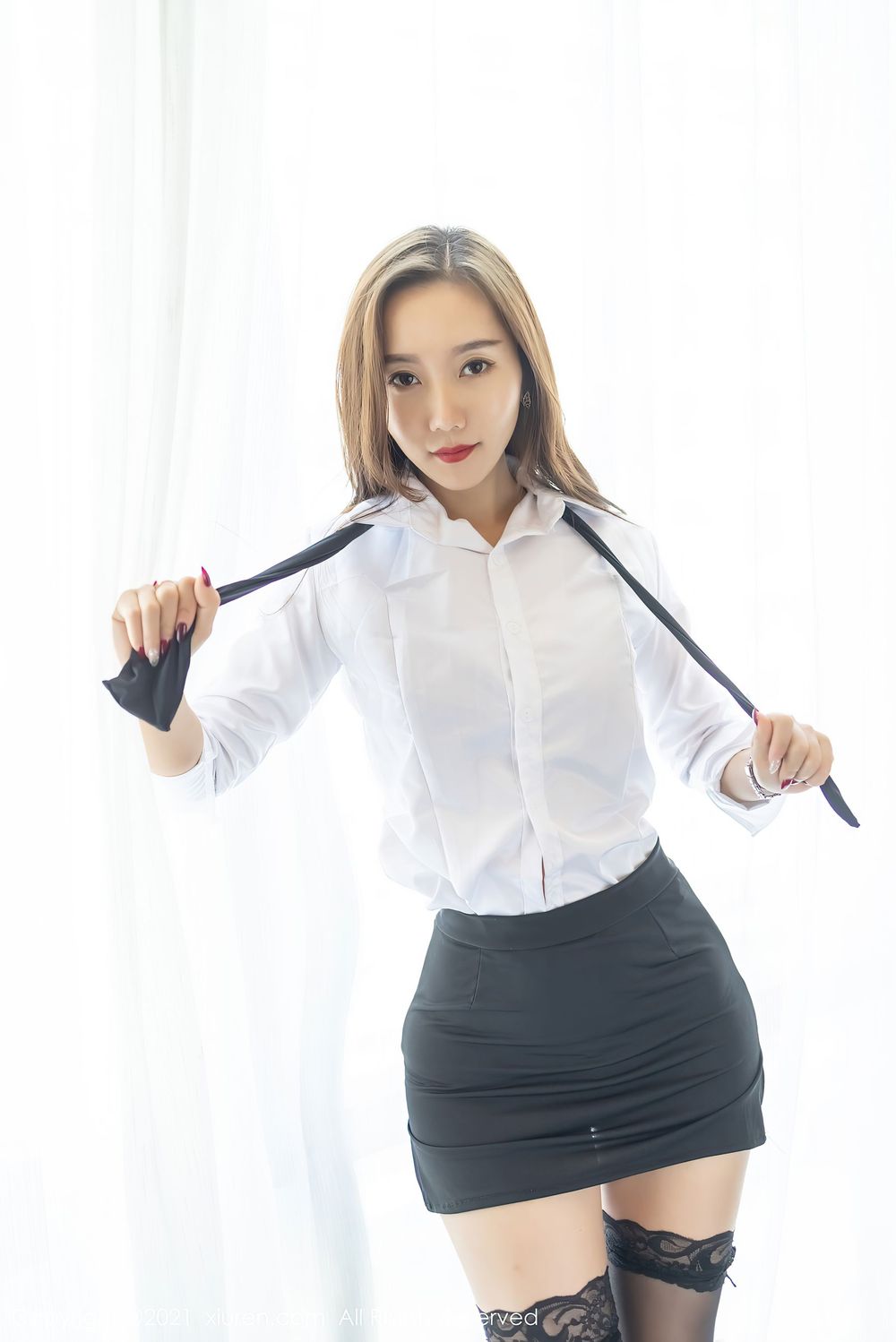 美女模特艾静香 - 白衬衫黑短裙职场OL系列写真