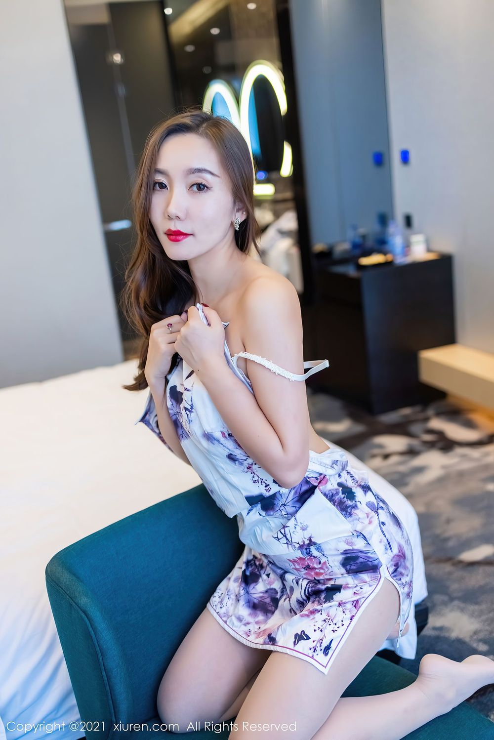 美女模特艾静香 - 古典旗袍+朦胧丝袜系列写真