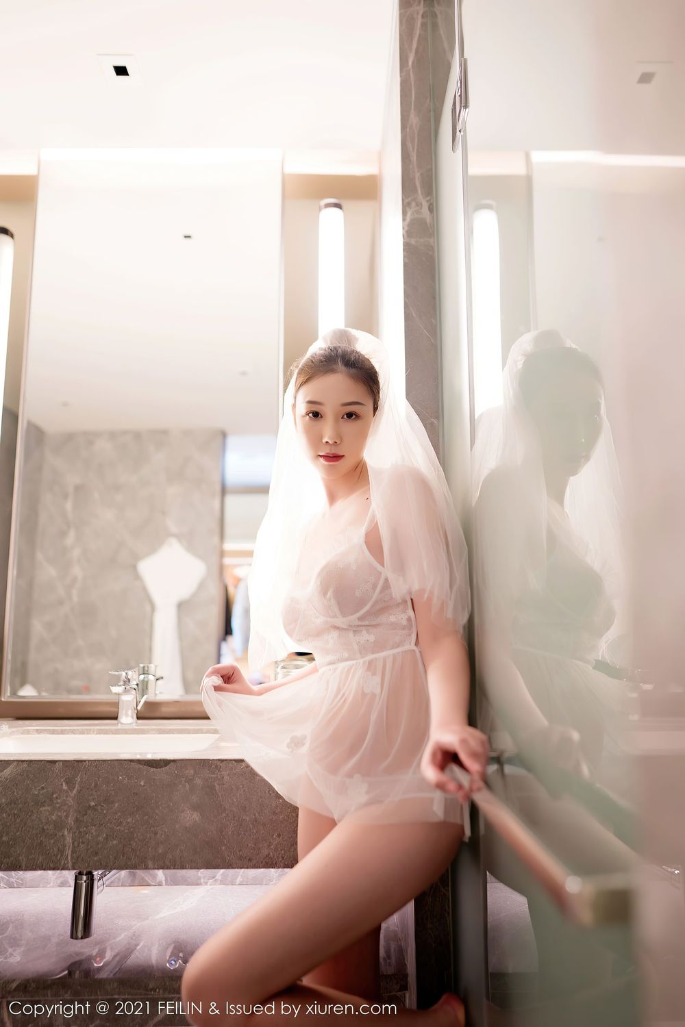 美女模特芊澄 - 三点式内衣与双马尾唯美套图