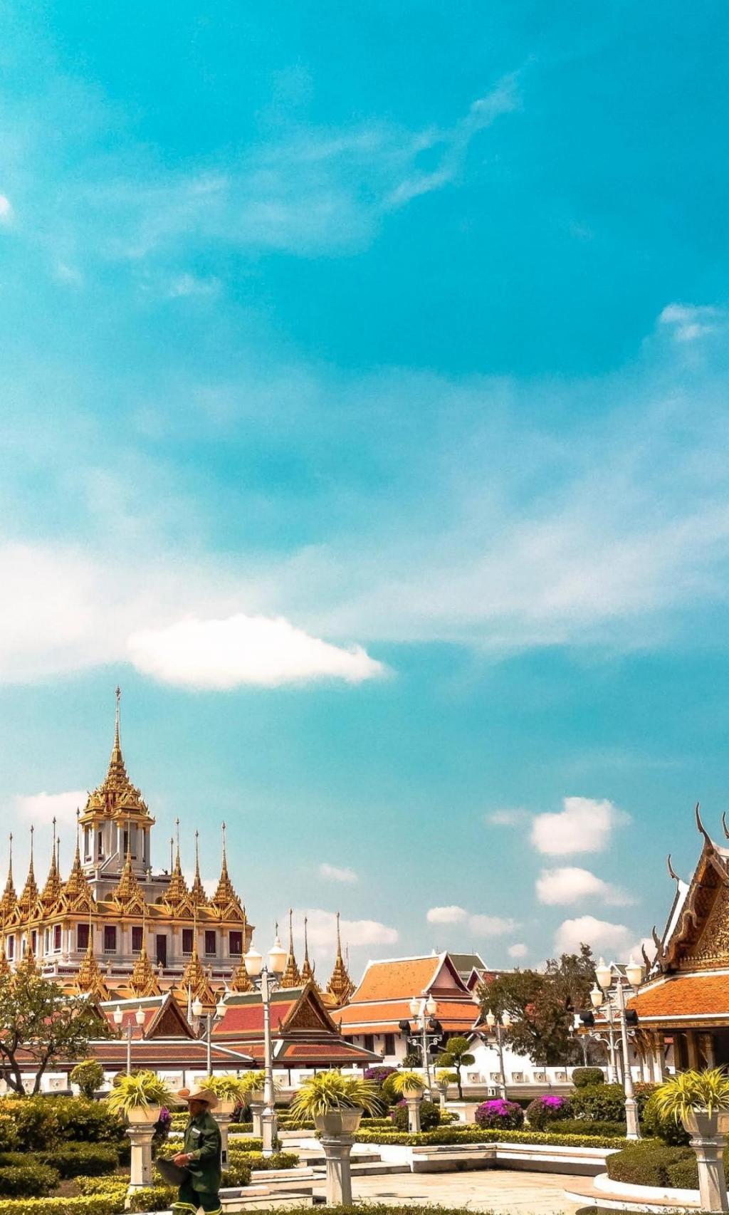 泰国著名建筑在明媚阳光下绝美风景手机壁纸