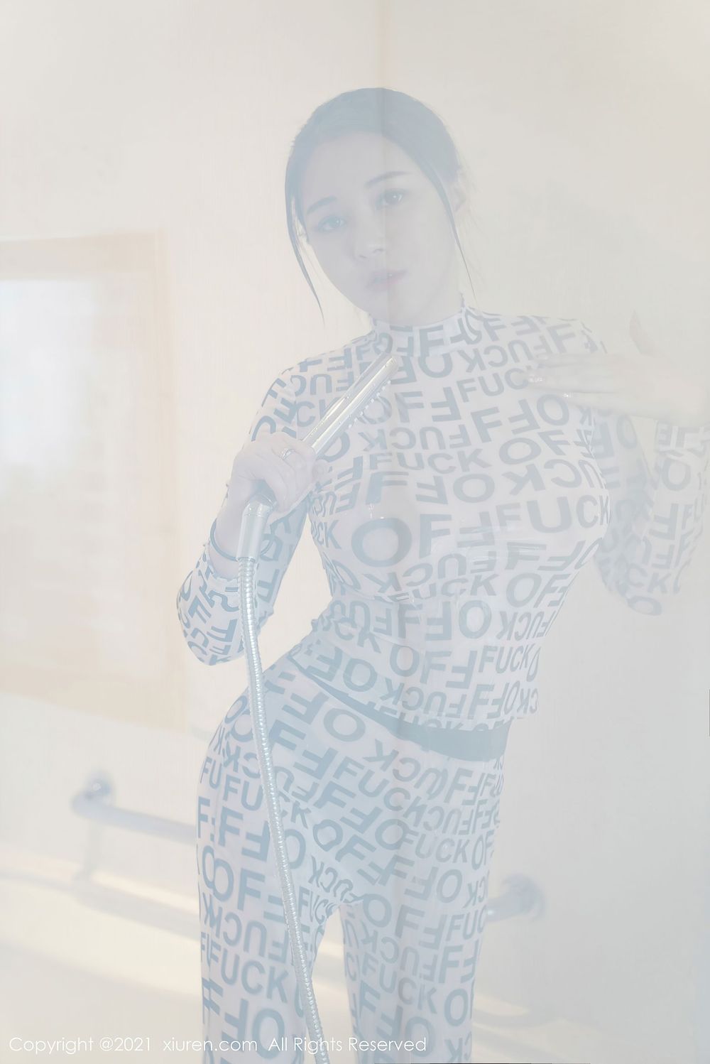 性感女神凯竹•廿十 - 白色透视装丰腴娇躯诱人写真