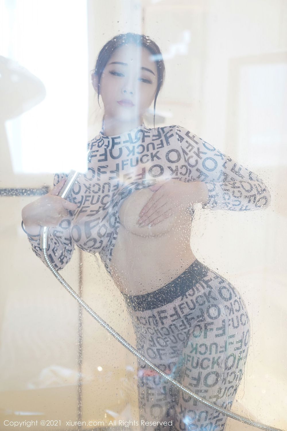 性感女神凯竹•廿十 - 白色透视装丰腴娇躯诱人写真