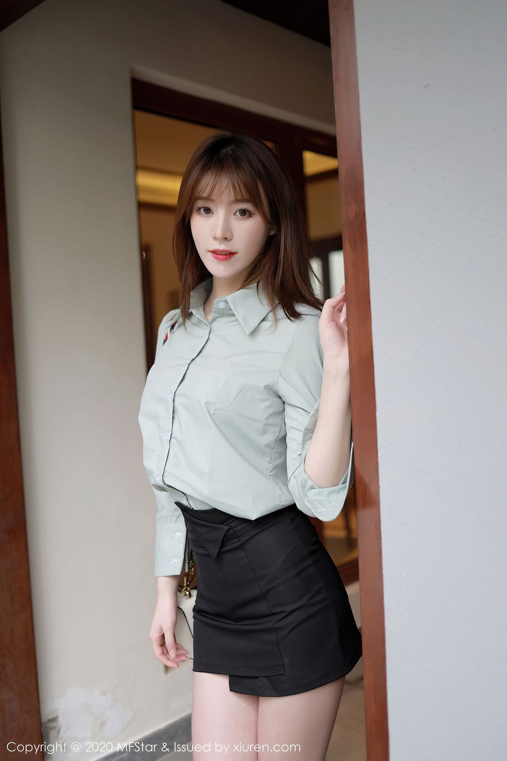 美女模特yoo优优 - 都市职场OL系列妖娆写真