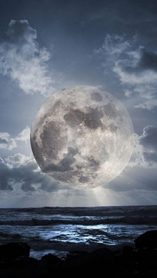 美丽迷人的海上超级月亮唯美手机壁纸