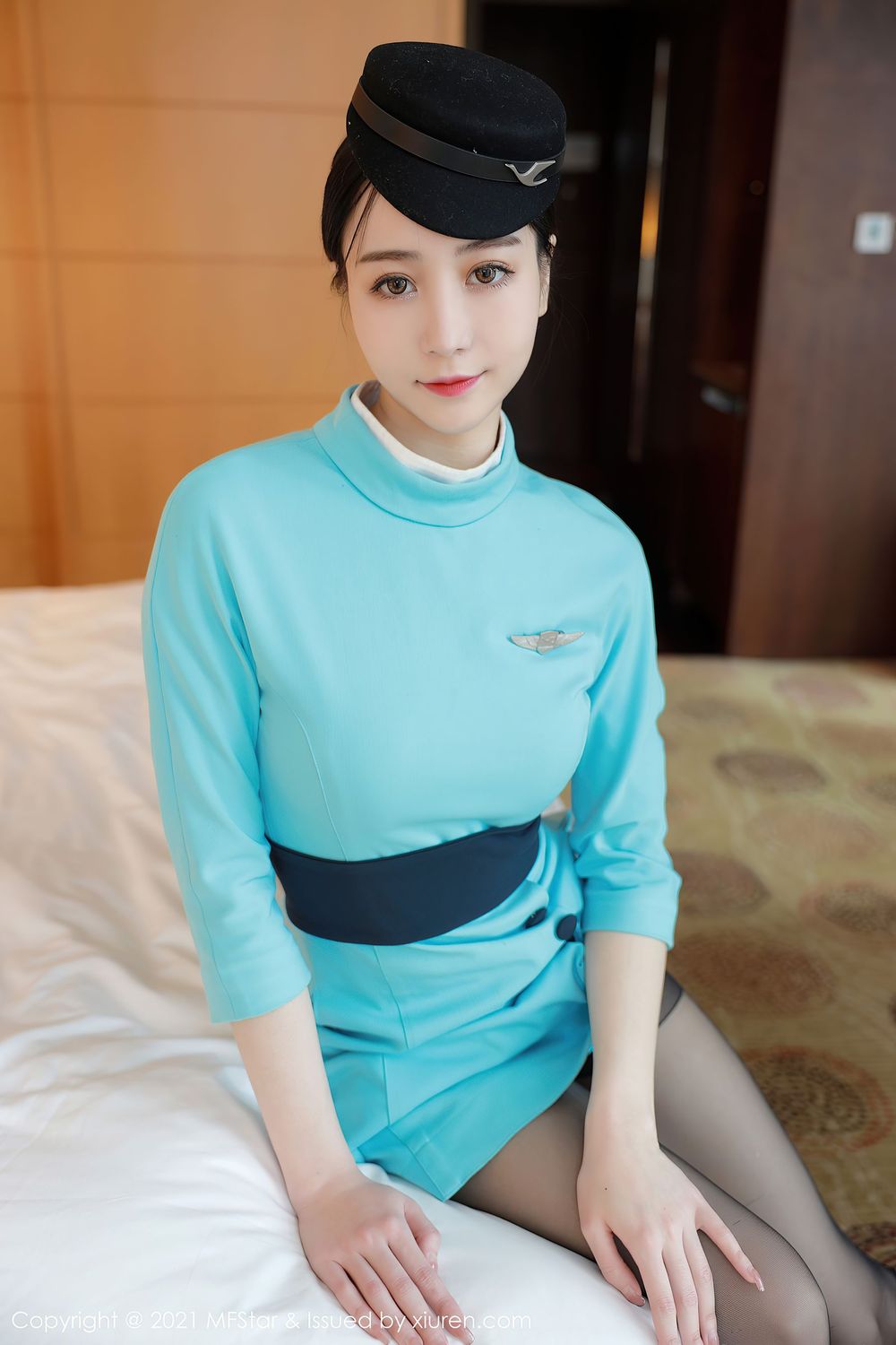 美女模特水水er - 典雅端正的空姐制服系列写真