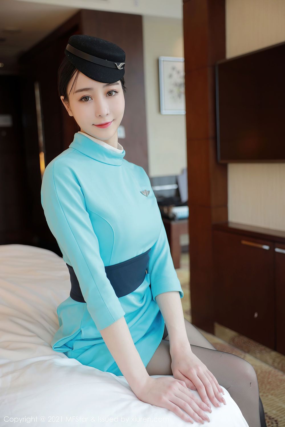 美女模特水水er - 典雅端正的空姐制服系列写真