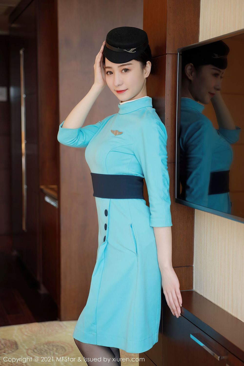 美女模特水水er - 典雅端正的空姐制服系列写真