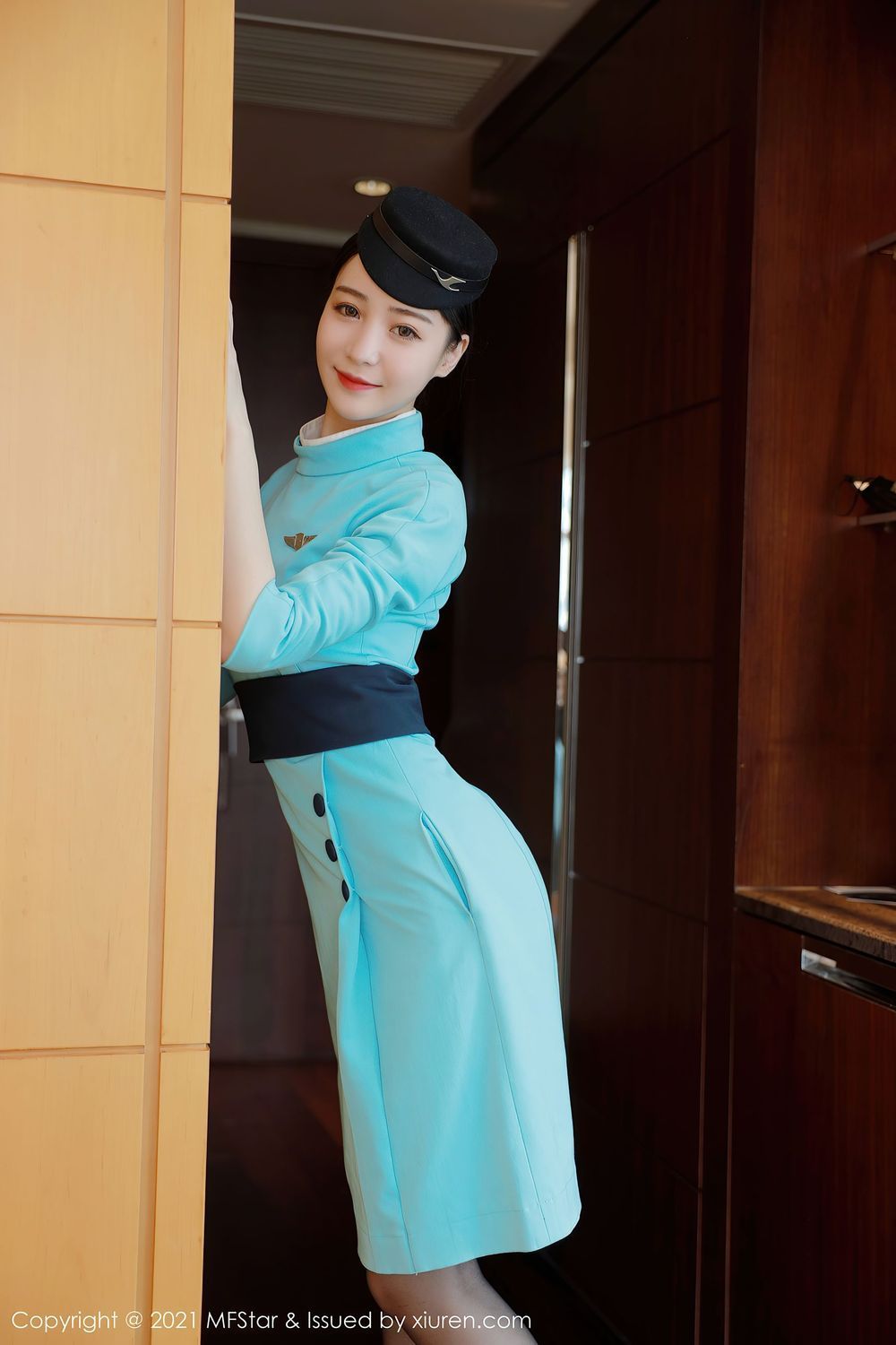 美女模特水水er - 典雅端正的空姐制服系列写真