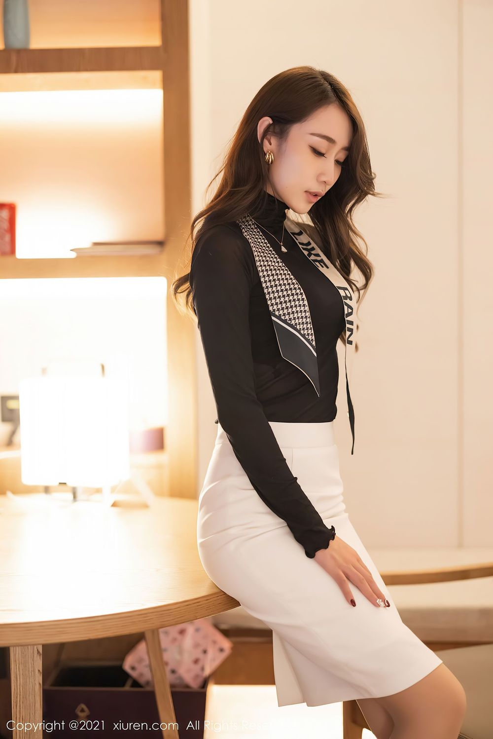 美女模特萌白酱 - 职场OL制服系列性感写真