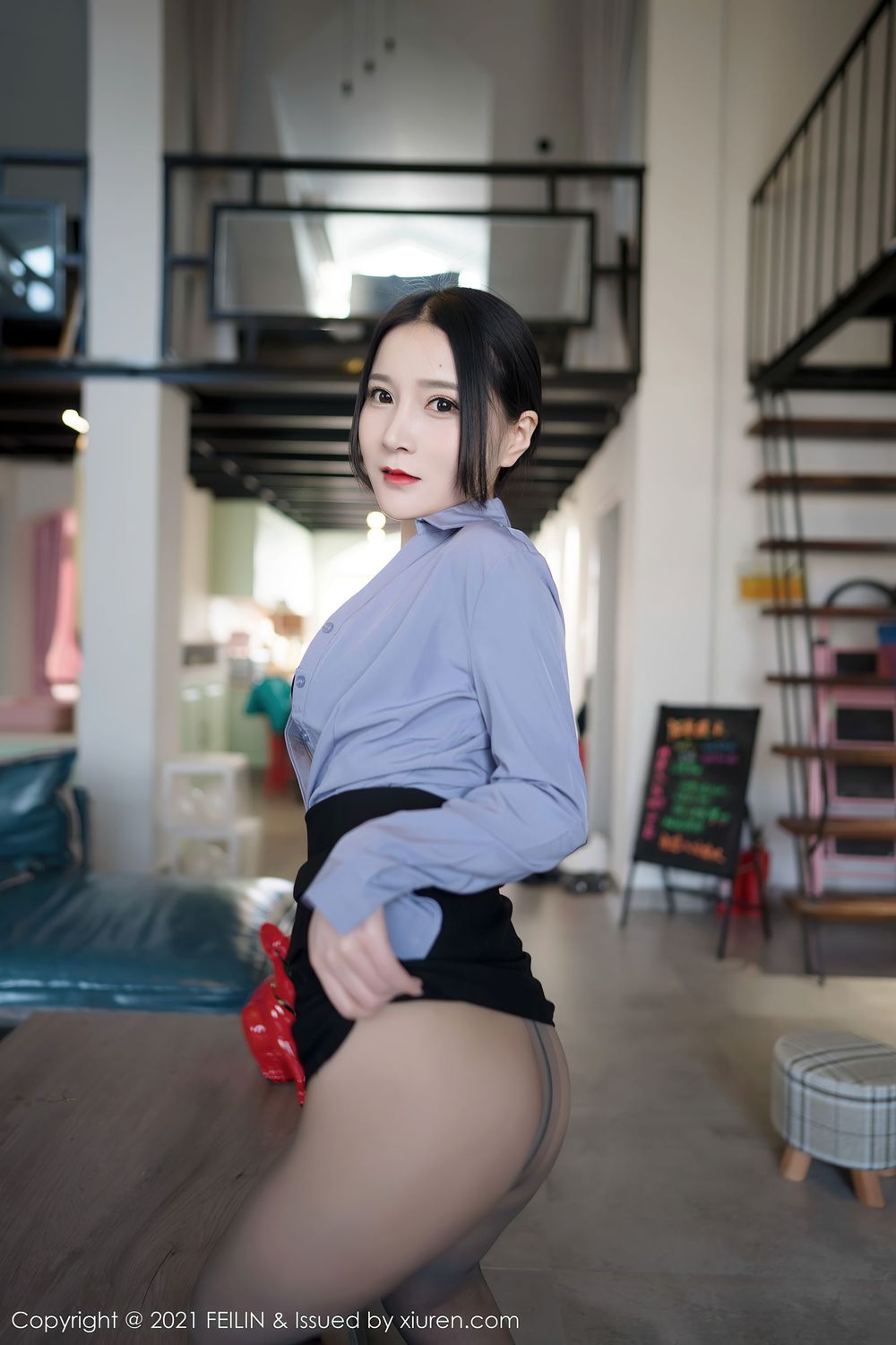 美女模特林煊煊 - 职场OL秘书制服系列写真