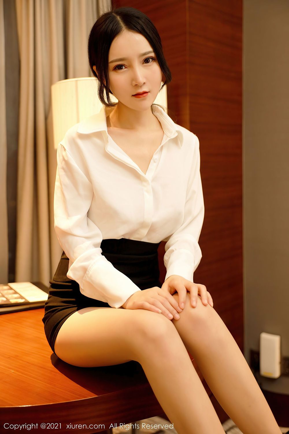 新人模特林煊煊 - 白衬衫黑短裙职场秘书OL系列写真