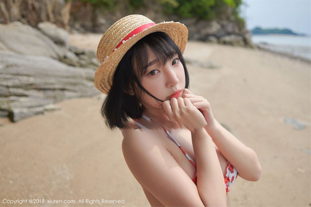 美女模特卿卿 - 清新不失性感私房魅惑韩国旅拍