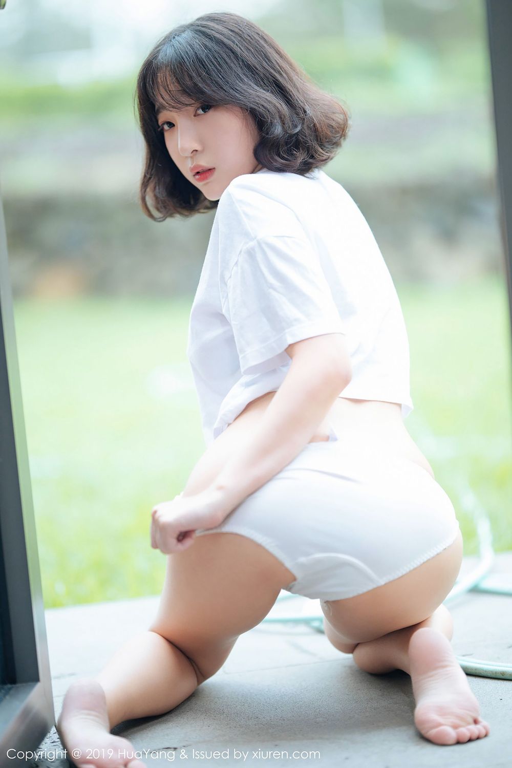 美女模特卿卿 - 出水芙蓉短发系列性感写真