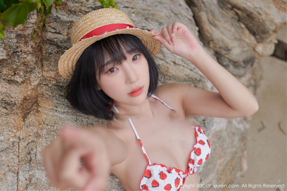 美女模特卿卿 - 清新不失性感私房魅惑韩国旅拍