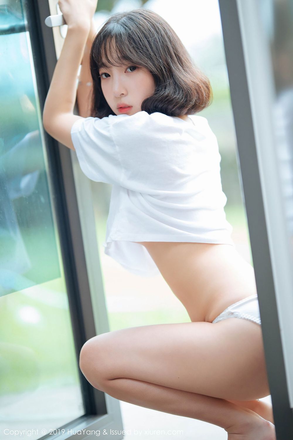 美女模特卿卿 - 出水芙蓉短发系列性感写真