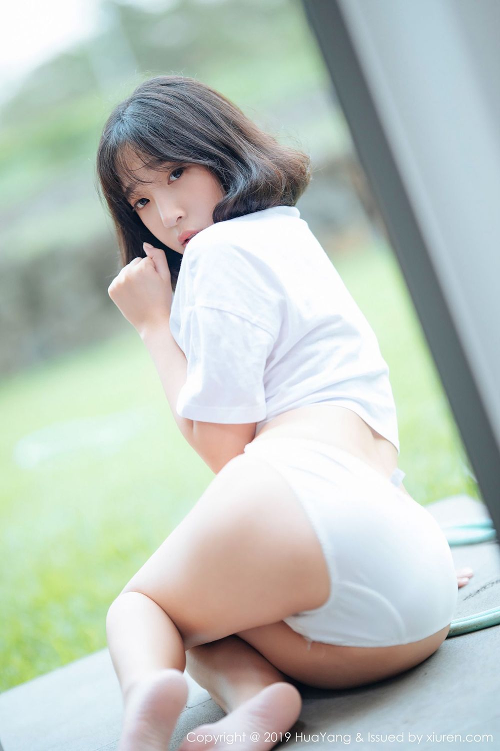 美女模特卿卿 - 出水芙蓉短发系列性感写真