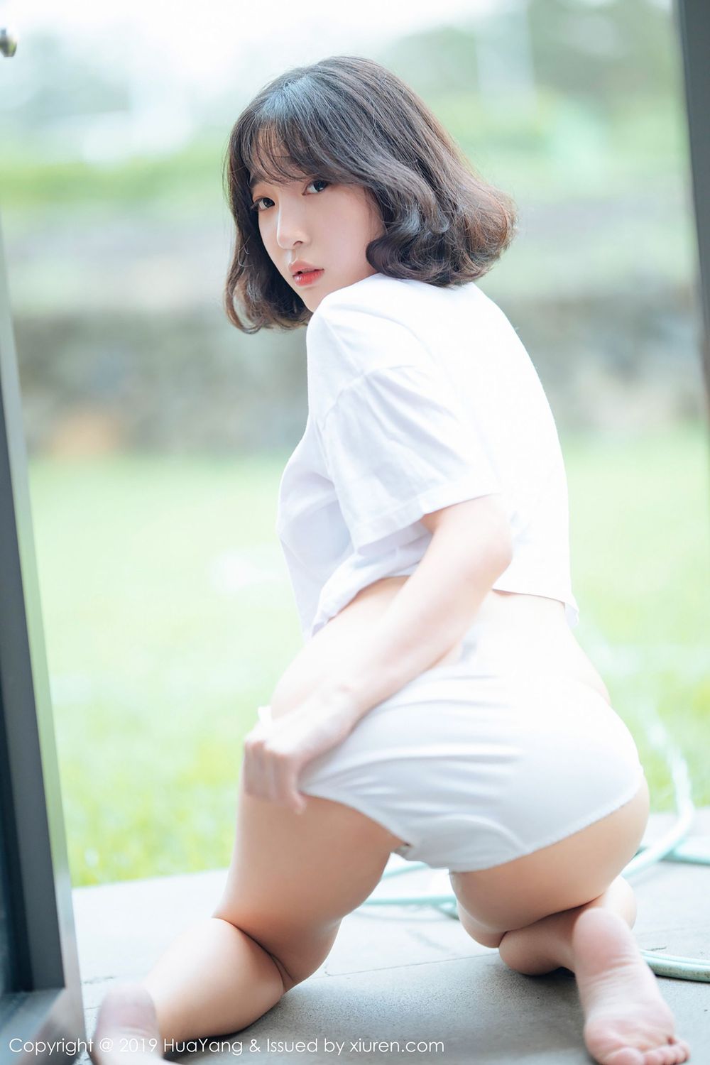 美女模特卿卿 - 出水芙蓉短发系列性感写真