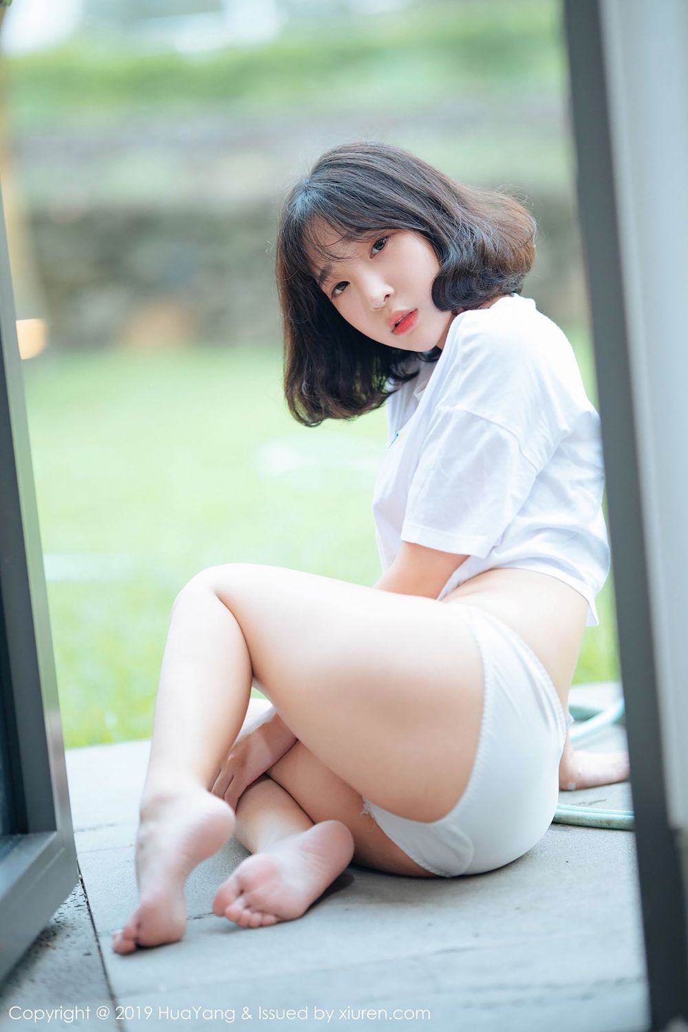 美女模特卿卿 - 出水芙蓉短发系列性感写真