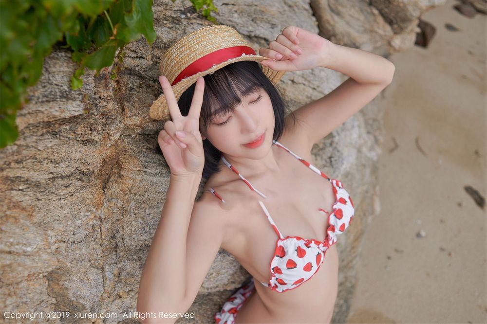 美女模特卿卿 - 清新不失性感私房魅惑韩国旅拍