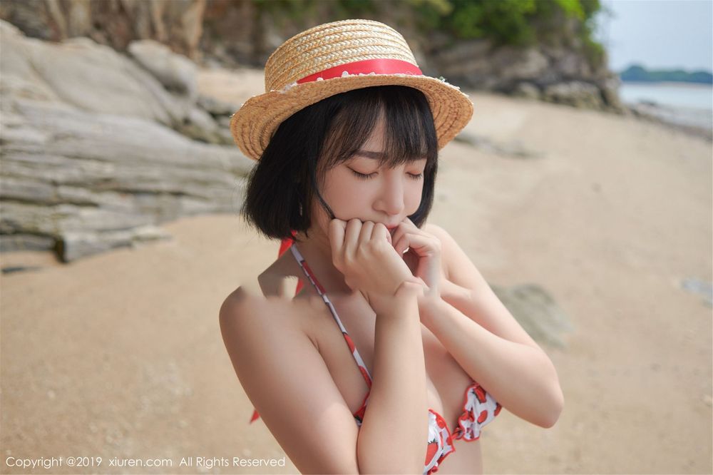 美女模特卿卿 - 清新不失性感私房魅惑韩国旅拍