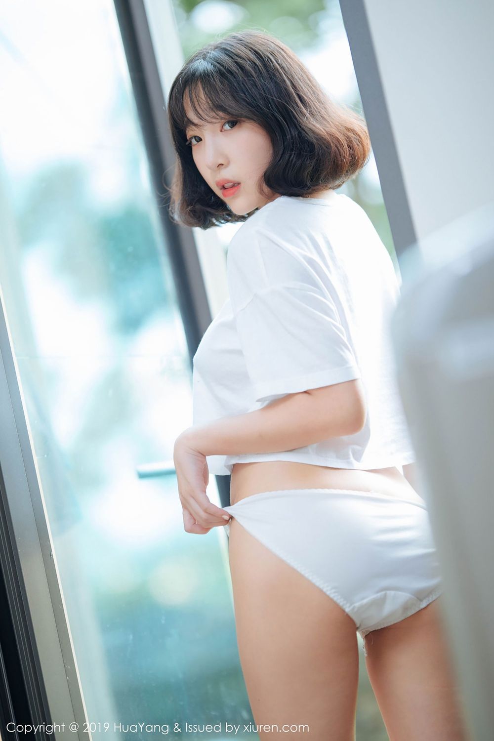 美女模特卿卿 - 出水芙蓉短发系列性感写真