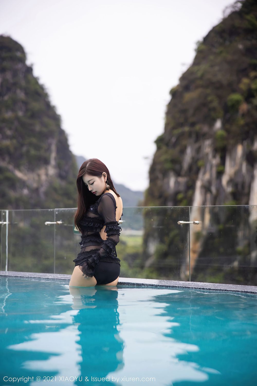性感女神杨晨晨sugar - 久违比基尼泳池外拍系列写真