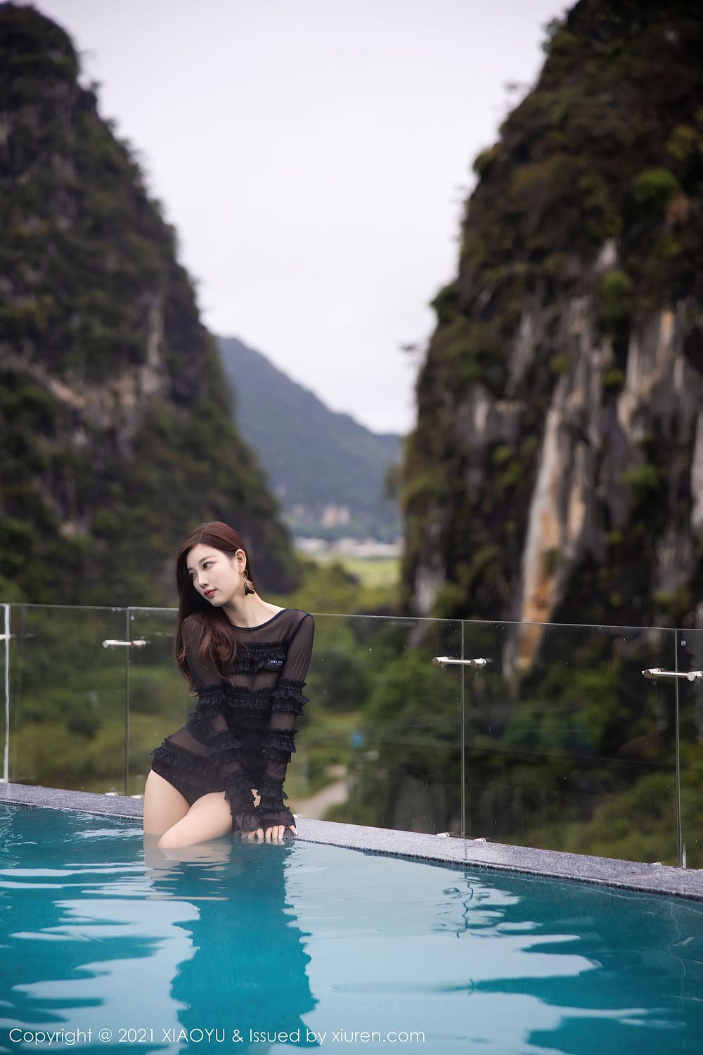 性感女神杨晨晨sugar - 久违比基尼泳池外拍系列写真