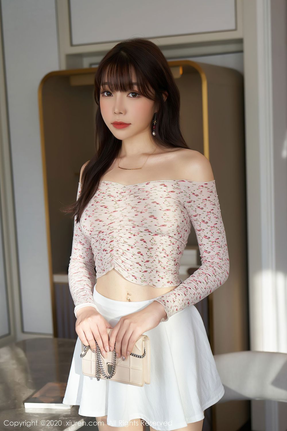 性感女神芝芝Booty - 草莓服饰与粉色内衣的娇羞套图