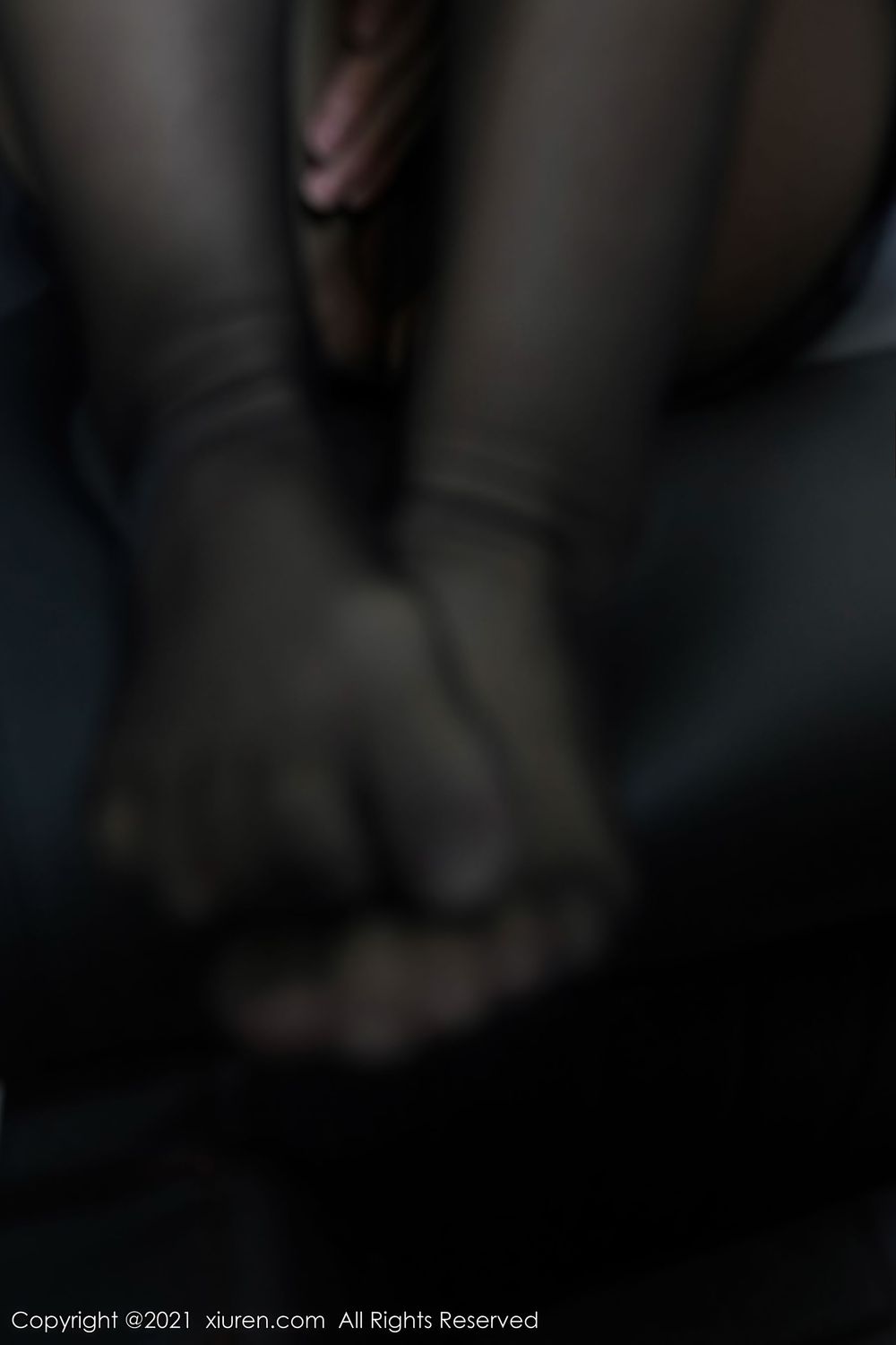 美女模特美七Mia - 车内黑色OL极致魅惑系列写真