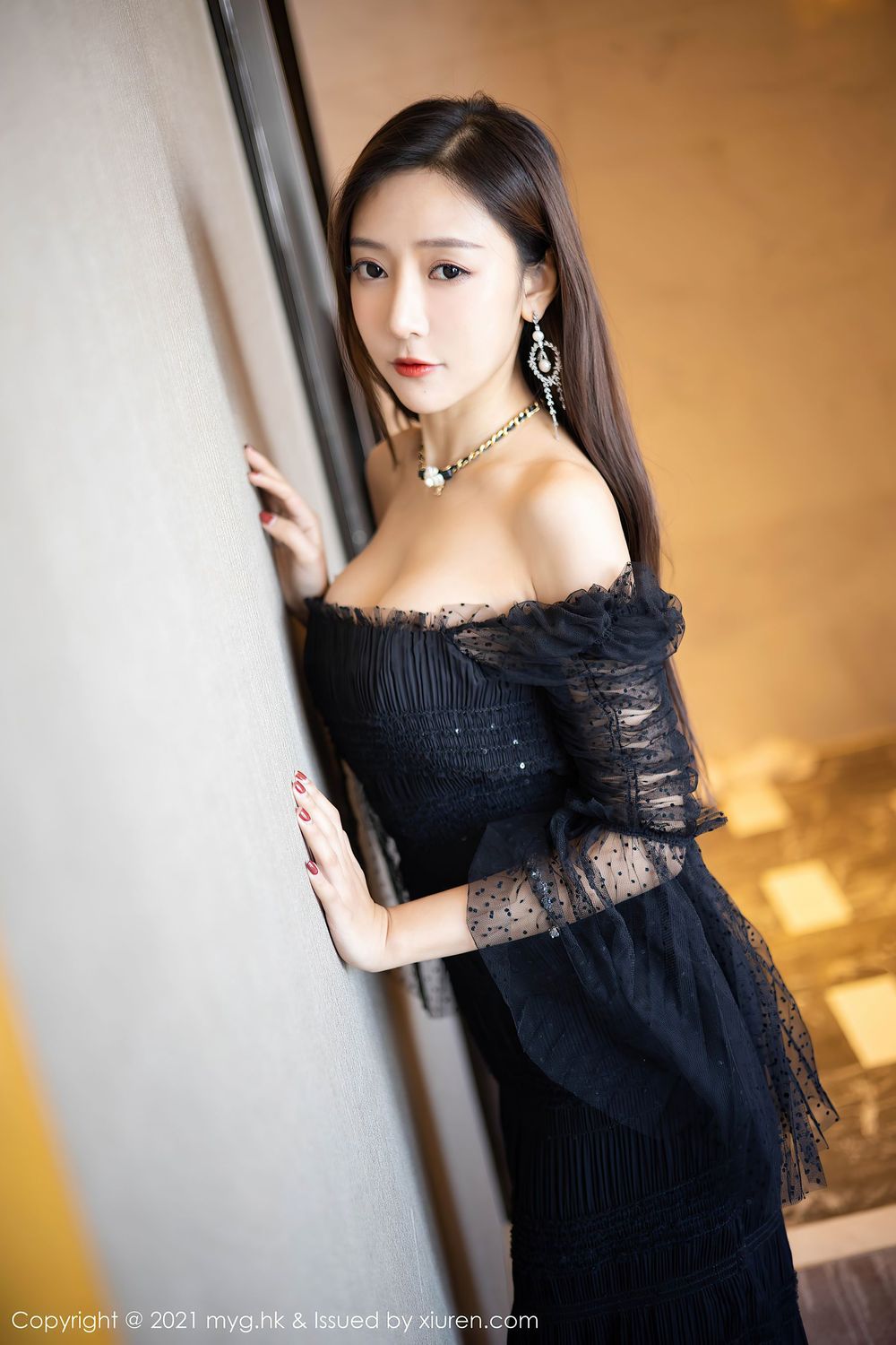 性感女神王馨瑶yanni - 古典旗袍与华丽礼裙风情写真