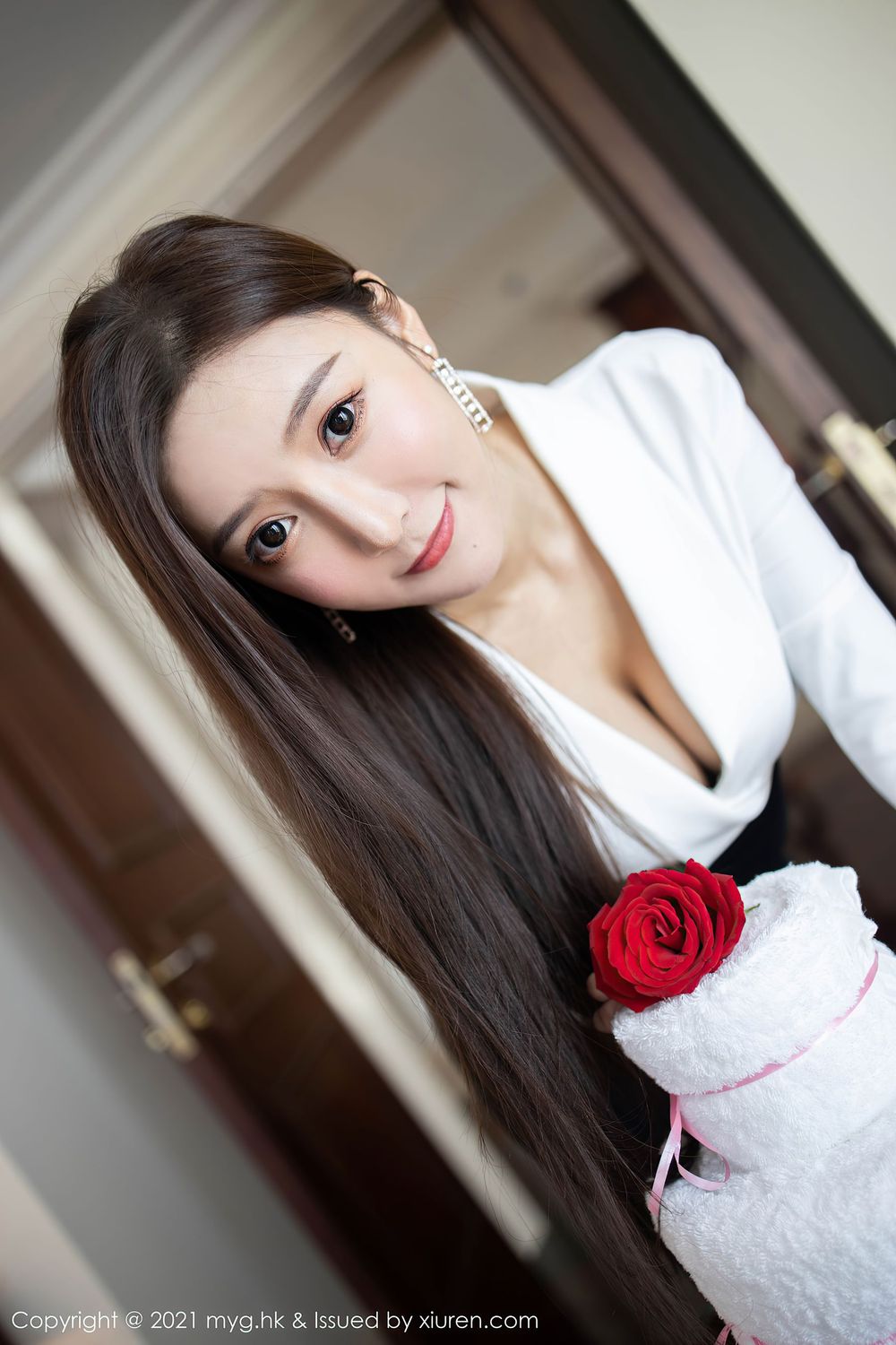 性感女神王馨瑶yanni - 女秘书的生日礼物主题拍摄
