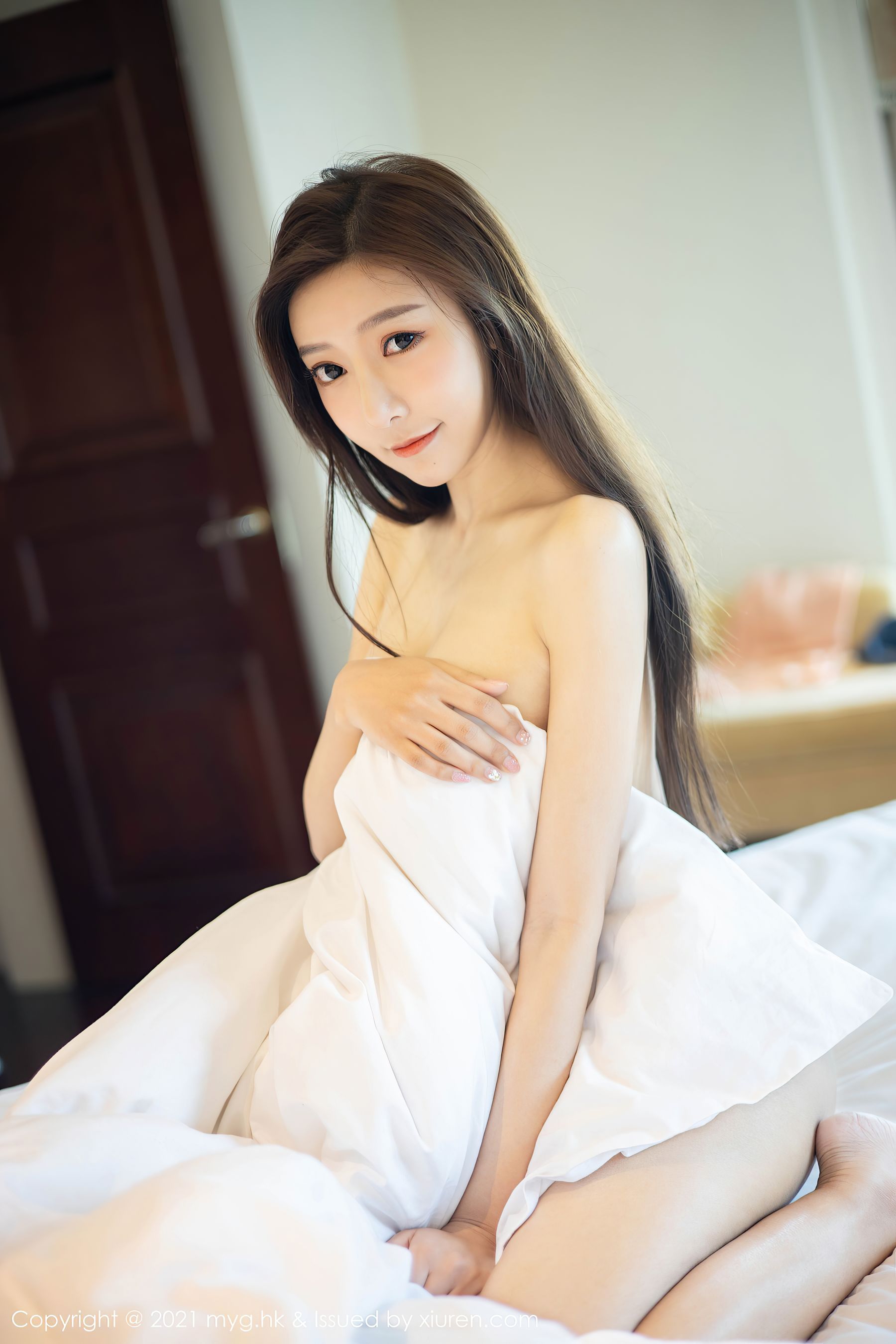 美女模特王馨瑶yanni - 华丽露背吊裙婀娜系列性感写真