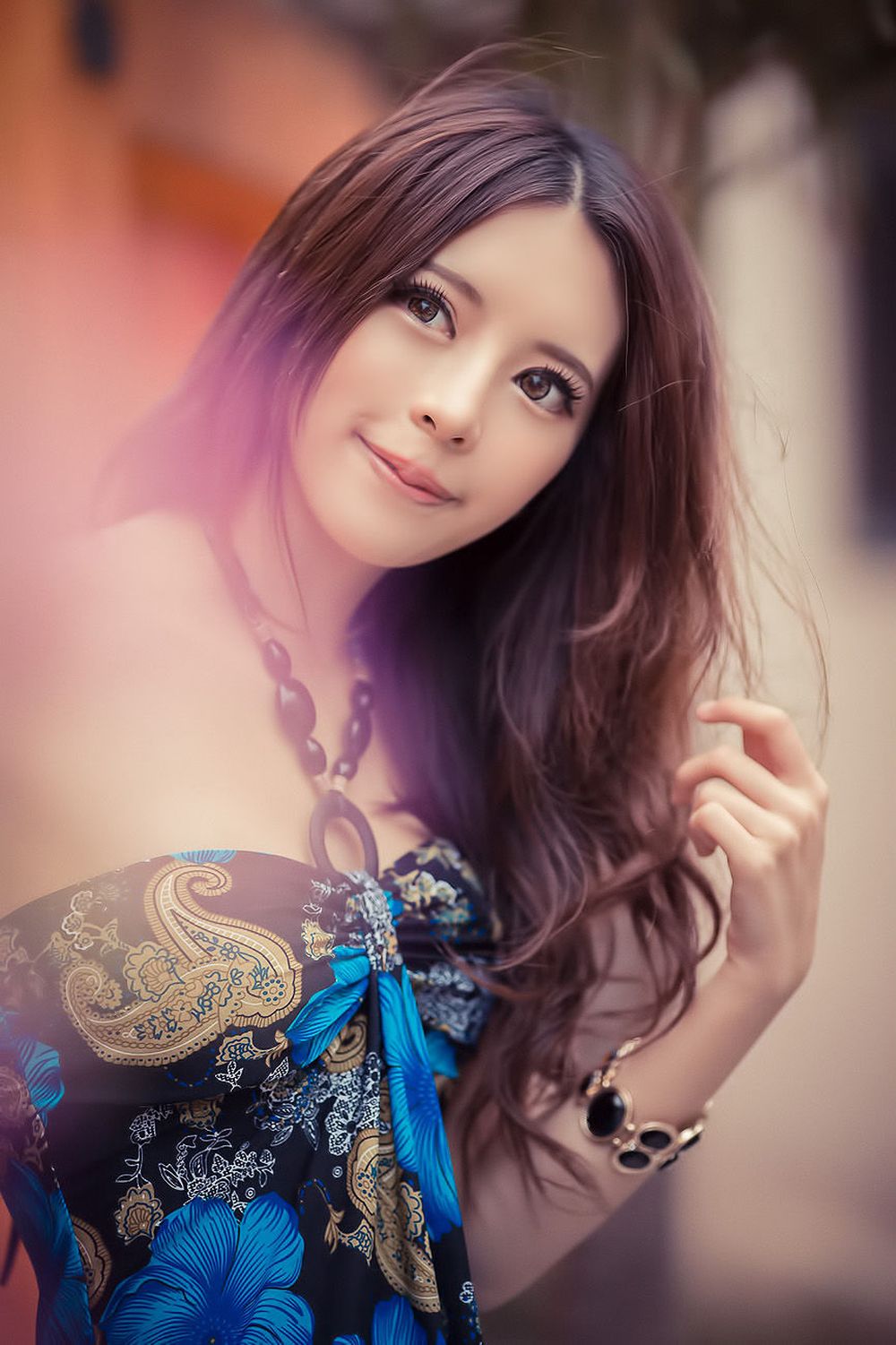 大眼美女张齐郡Julie - 牛仔裤炫彩服饰户外写真