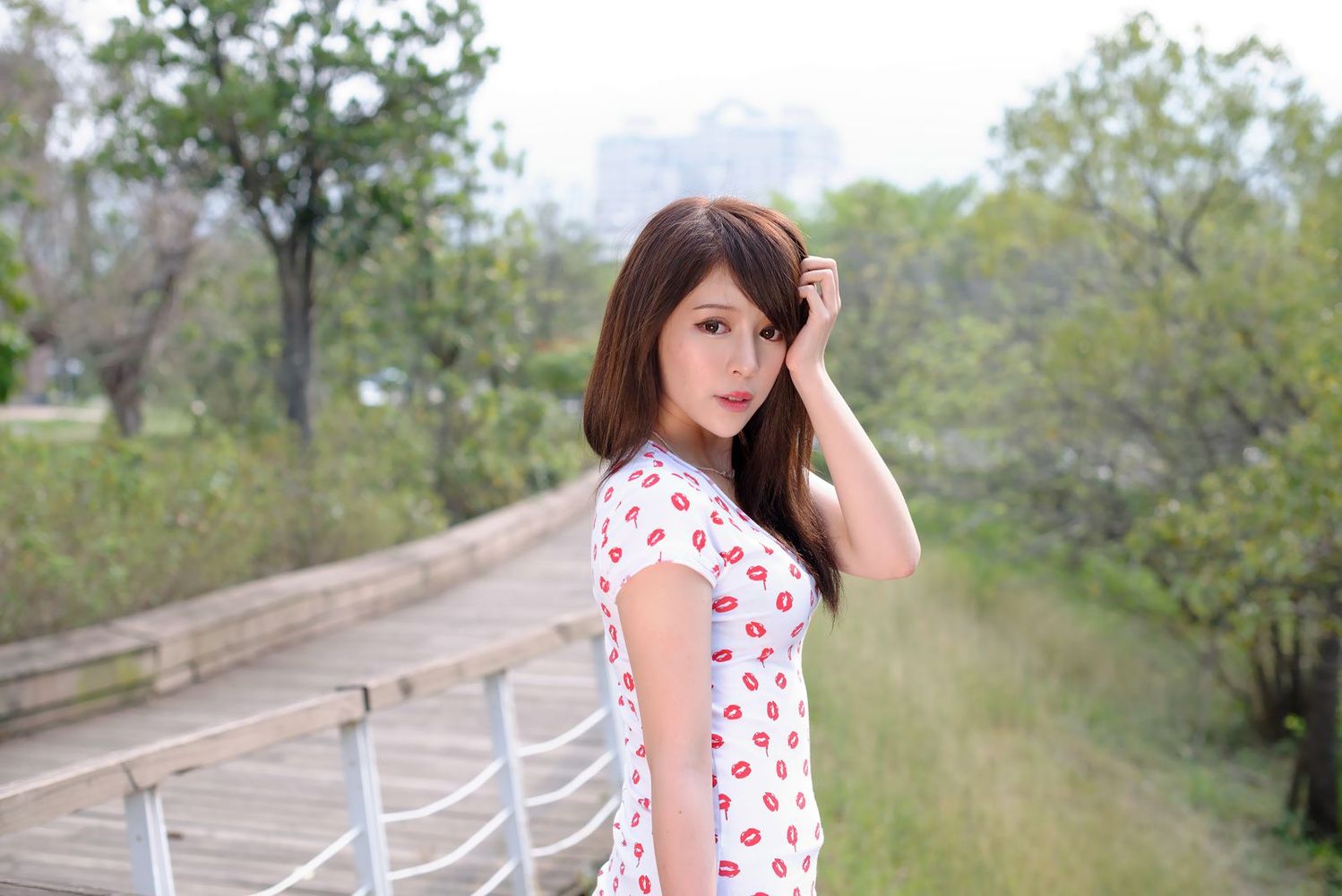 美妆达人张齐郡JULIE - 多套服饰外拍写真