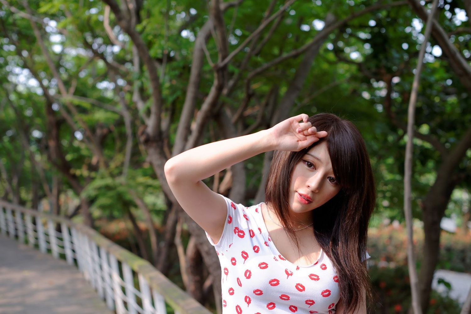 美女模特张齐郡JULIE - 多服饰户外踏青主题写真