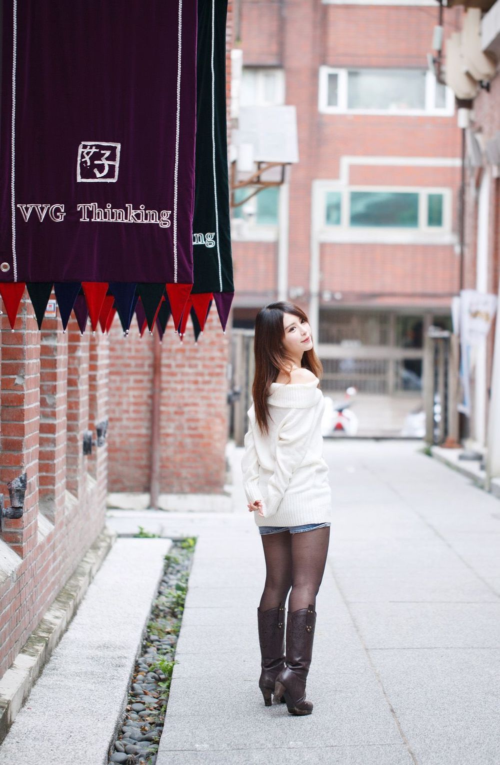 美女模特张齐郡JULIE - 多服饰户外踏青主题写真